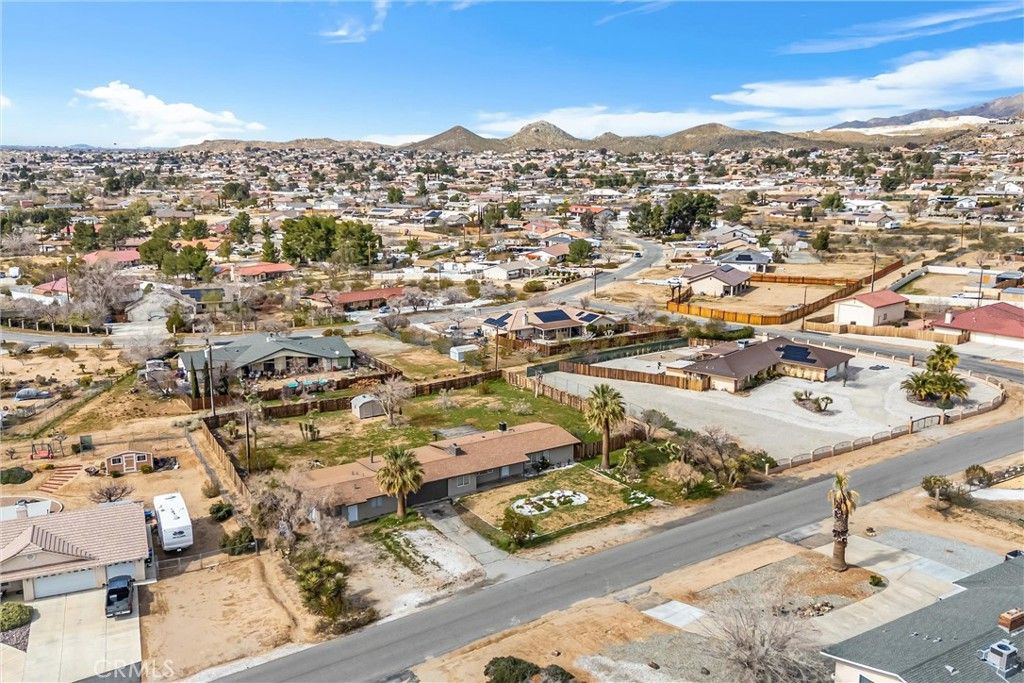 Image 46 of property listing at 15944 Wintun Road, Apple Valley, CA 92307