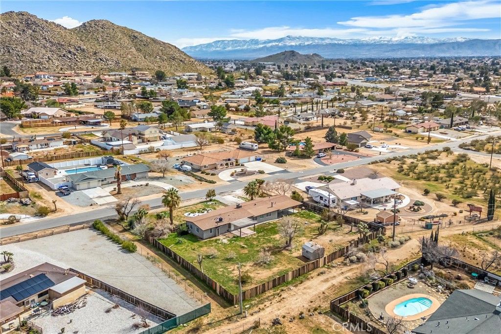 Image 49 of property listing at 15944 Wintun Road, Apple Valley, CA 92307
