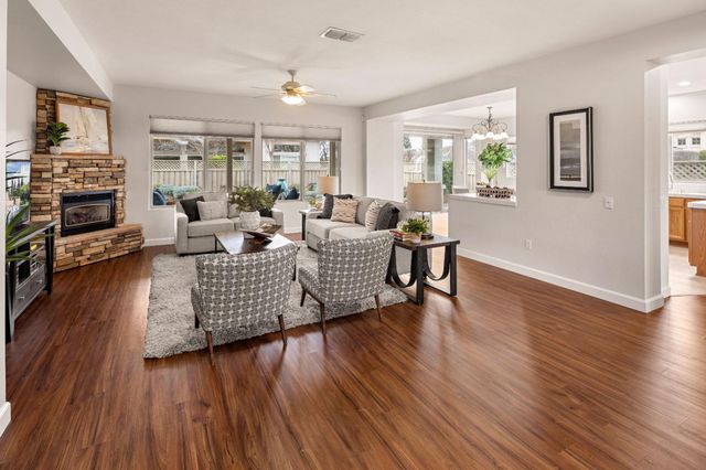 405 Lilypond Ln, Lincoln, CA 95648