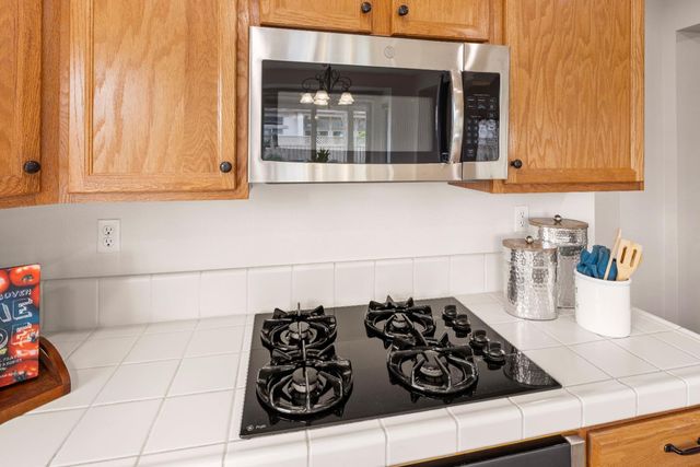 405 Lilypond Ln, Lincoln, CA 95648