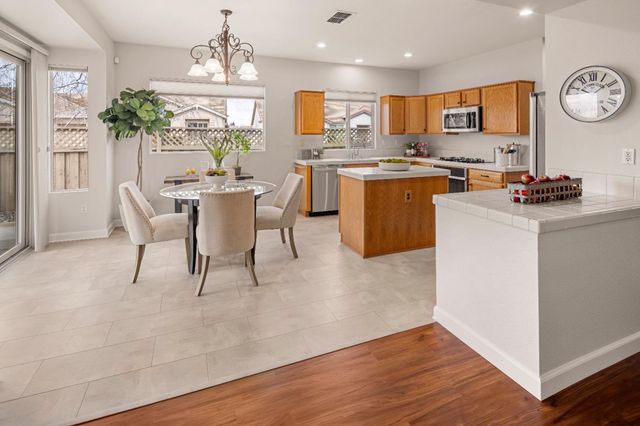 405 Lilypond Ln, Lincoln, CA 95648