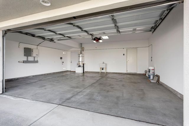 405 Lilypond Ln, Lincoln, CA 95648