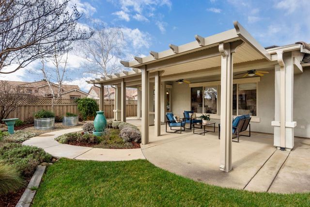 405 Lilypond Ln, Lincoln, CA 95648