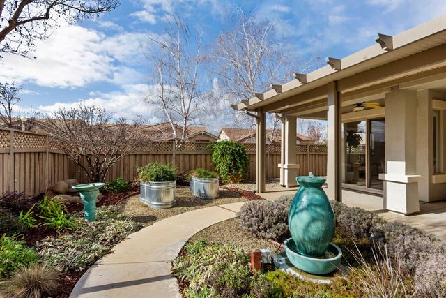 405 Lilypond Ln, Lincoln, CA 95648