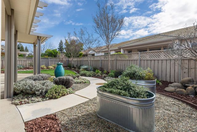 405 Lilypond Ln, Lincoln, CA 95648