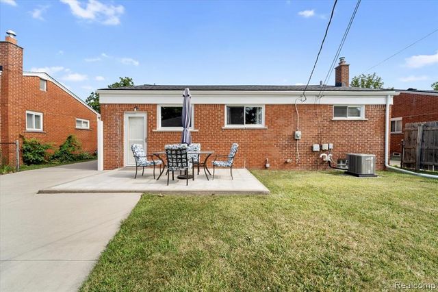 13231 Spruce Street, Southgate, MI 48195