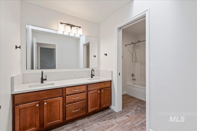 5363 N Red Hills Place, Meridian, ID 83646