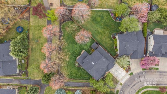 5363 N Red Hills Place, Meridian, ID 83646