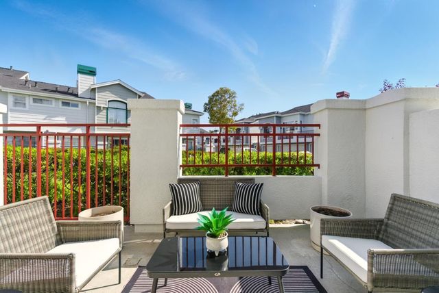 583 Shoal Circle, Redwood Shores, CA 94065