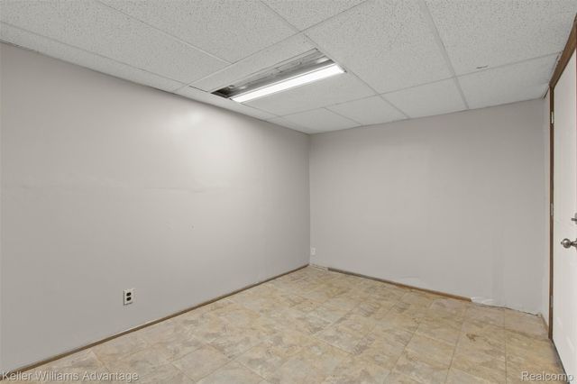 21701 Parklawn Street, Oak Park, MI 48237