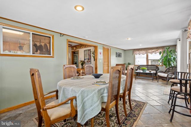 7 MISTY PINE RD, Levittown, PA 19056