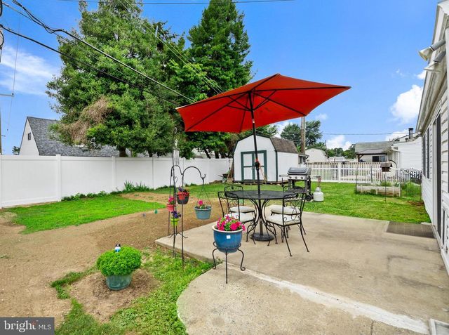 7 MISTY PINE RD, Levittown, PA 19056