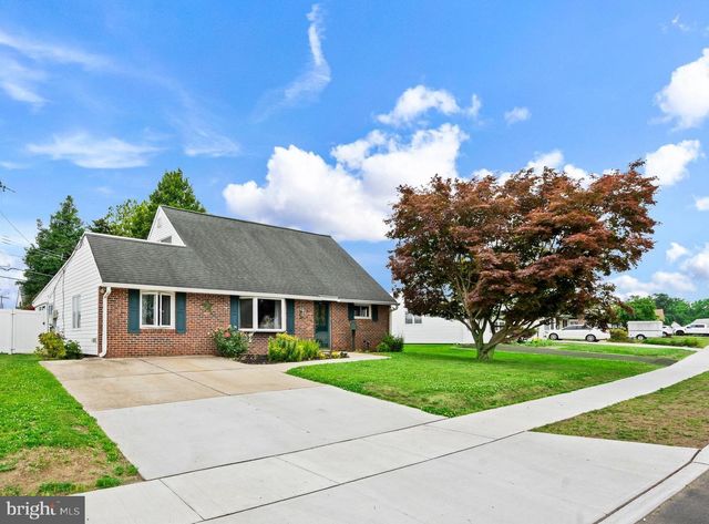 7 MISTY PINE RD, Levittown, PA 19056