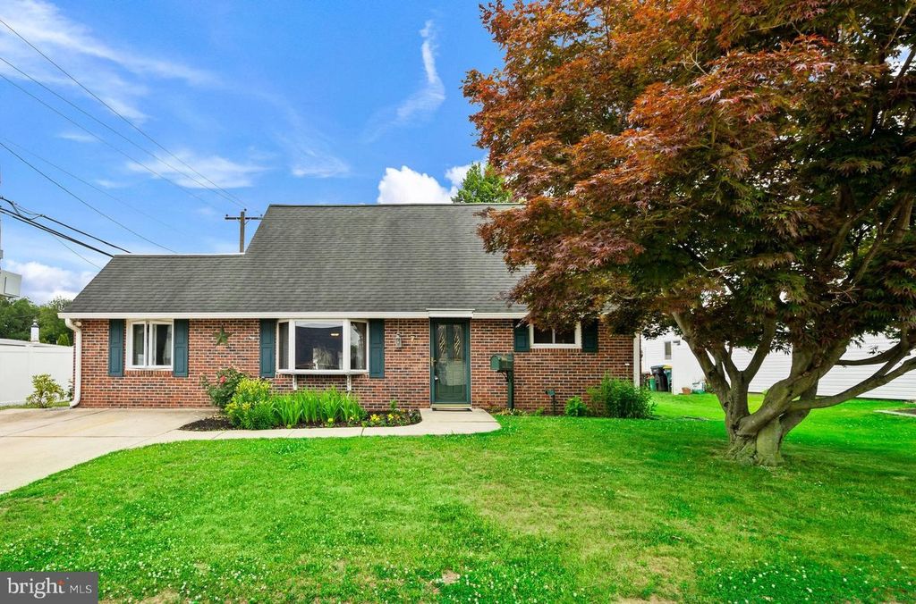 7 MISTY PINE RD, Levittown, PA 19056