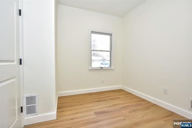 383 Lafayette Avenue 1st Floor, Hawthorne, NJ 07506