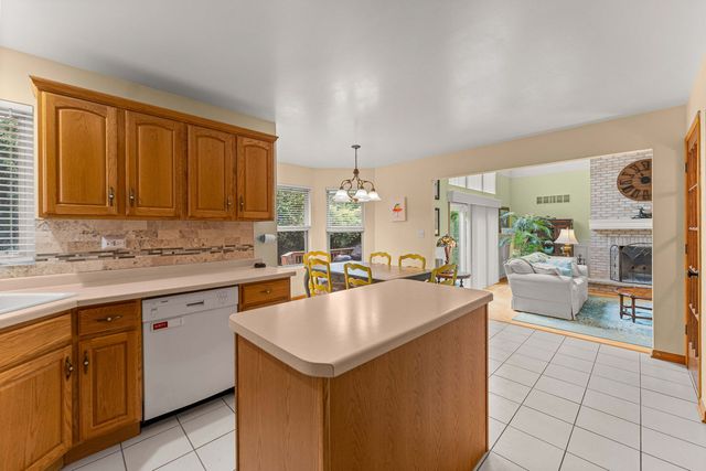 5441 Christopher Drive, Oak Forest, IL 60452