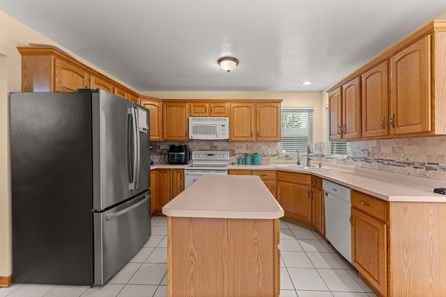 5441 Christopher Drive, Oak Forest, IL 60452
