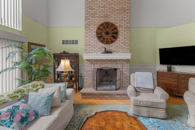 5441 Christopher Drive, Oak Forest, IL 60452