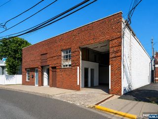 11 Victoria Terrace, Ridgefield, NJ 07657