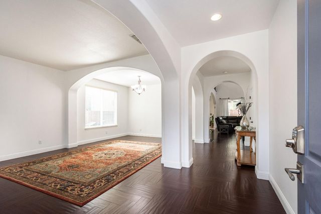 10380 Hite Cir, Elk Grove, CA 95757