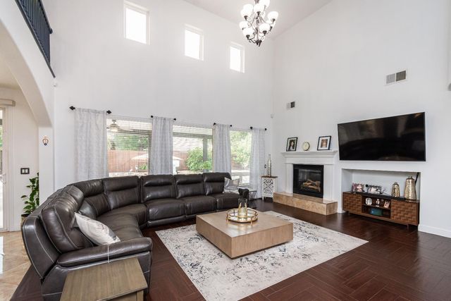 10380 Hite Cir, Elk Grove, CA 95757