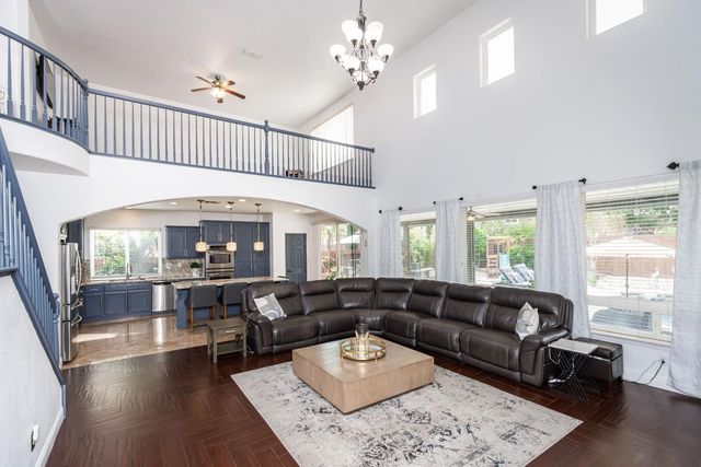 10380 Hite Cir, Elk Grove, CA 95757