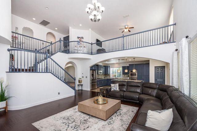 10380 Hite Cir, Elk Grove, CA 95757