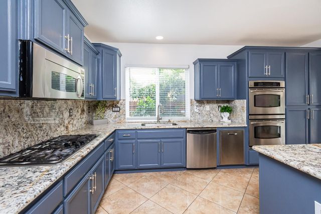 10380 Hite Cir, Elk Grove, CA 95757