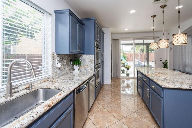 10380 Hite Cir, Elk Grove, CA 95757