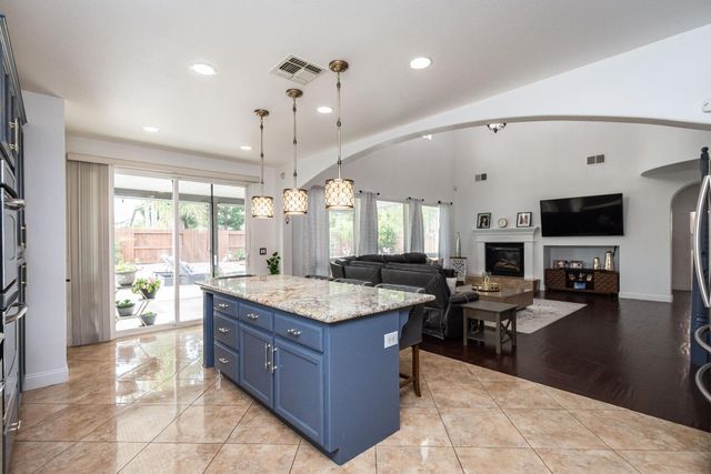 10380 Hite Cir, Elk Grove, CA 95757
