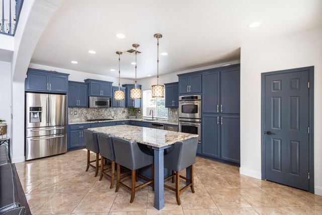 10380 Hite Cir, Elk Grove, CA 95757