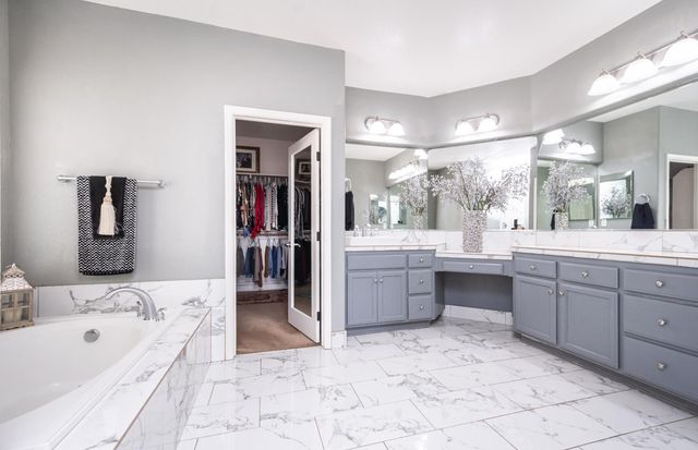 10380 Hite Cir, Elk Grove, CA 95757