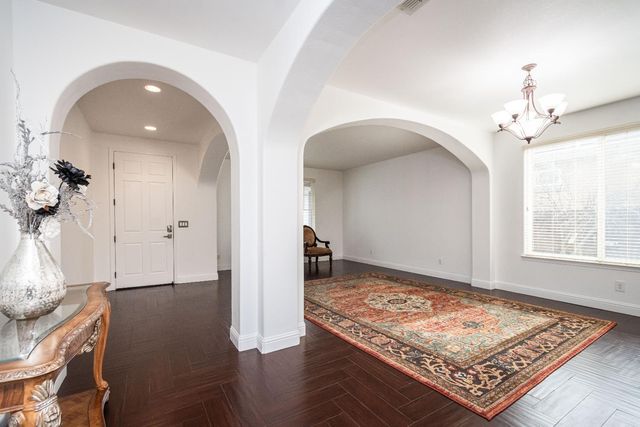 10380 Hite Cir, Elk Grove, CA 95757