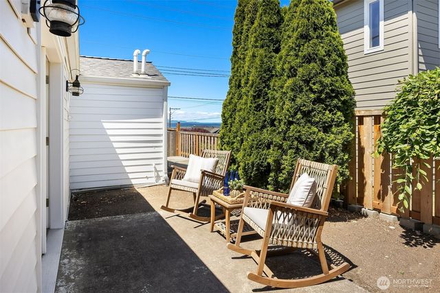 103 8th Avenue S, Edmonds, WA 98020