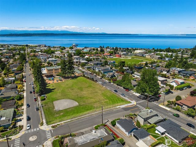 103 8th Avenue S, Edmonds, WA 98020