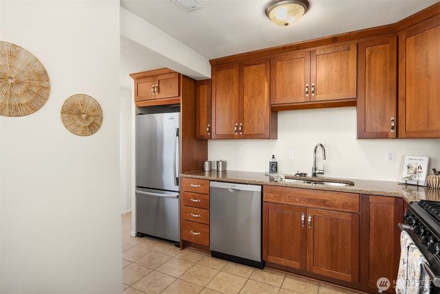 103 8th Avenue S, Edmonds, WA 98020