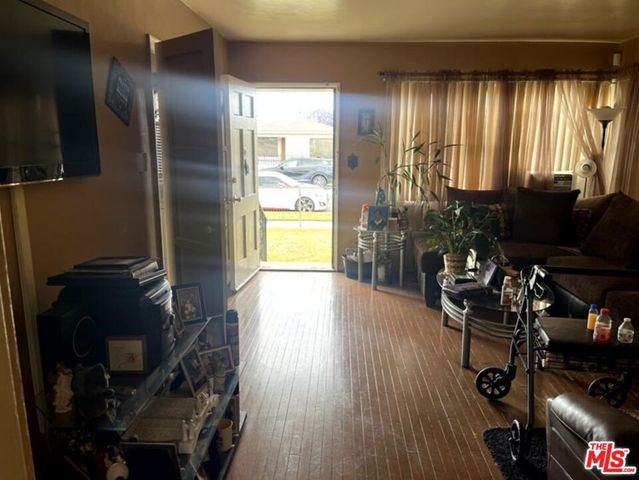 811 E 104th Street, Los Angeles, CA 90002