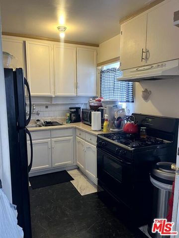 811 E 104th Street, Los Angeles, CA 90002
