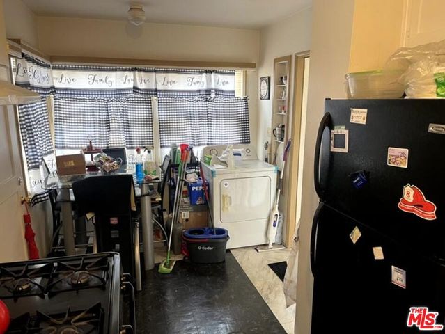 811 E 104th Street, Los Angeles, CA 90002
