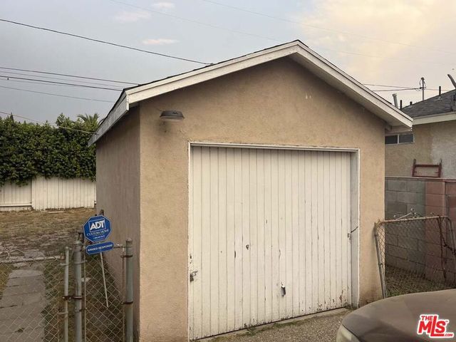 811 E 104th Street, Los Angeles, CA 90002