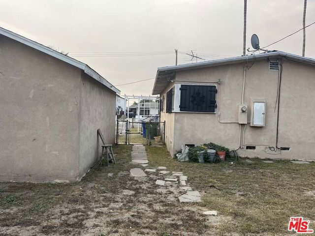 811 E 104th Street, Los Angeles, CA 90002
