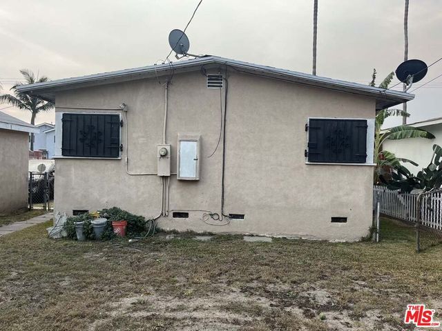 811 E 104th Street, Los Angeles, CA 90002
