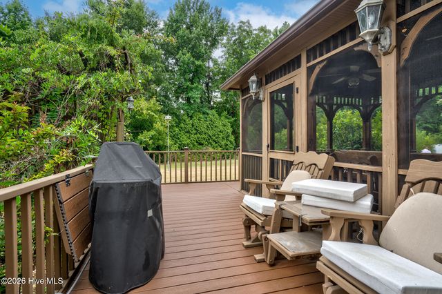 1328 Genoa Court, Greenville, NC 27858