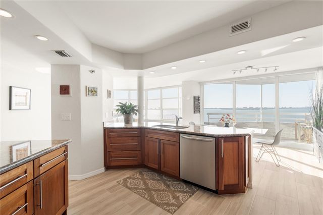 888 BLVD OF THE ARTS 1205, Sarasota, FL 34236