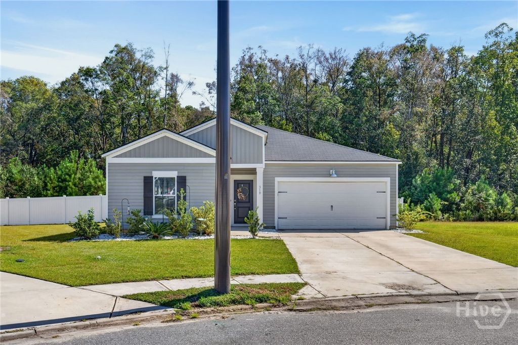 Image 4 of property listing at 319 Lillian Street, Rincon, GA 31326