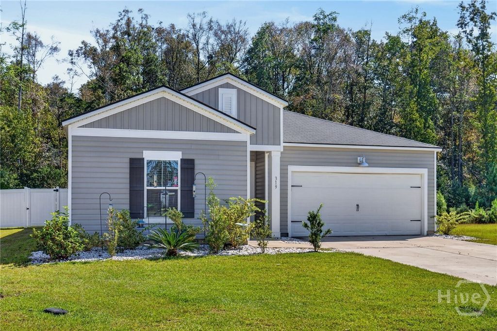 Image 5 of property listing at 319 Lillian Street, Rincon, GA 31326