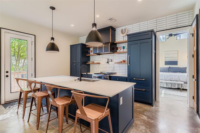 1604 Greenwood Ave A, Austin, TX 78721