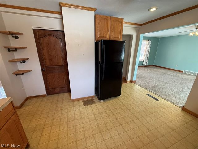 6784 Old Zoarville Road NE, Zoarville, OH 44656