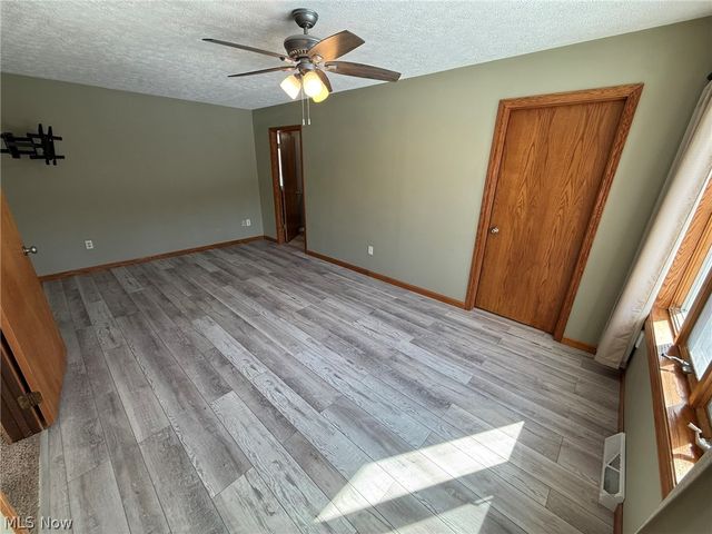 6784 Old Zoarville Road NE, Zoarville, OH 44656