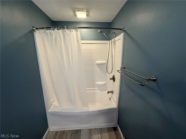 6784 Old Zoarville Road NE, Zoarville, OH 44656